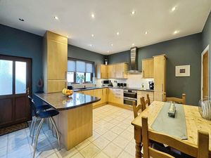 Photo 11- click for photo gallery